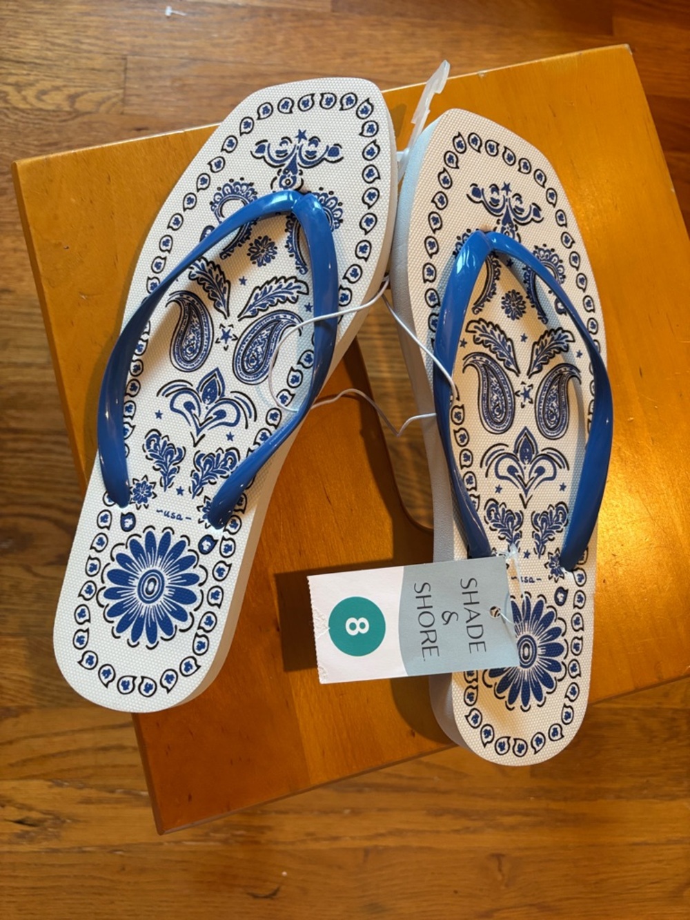 NWT Shade & Shore White Sandals with Blue Paisley Print - Women's